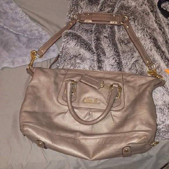 Coach Tan Leather Shoulder Bag with Gold Accents - Picture 1 of 5